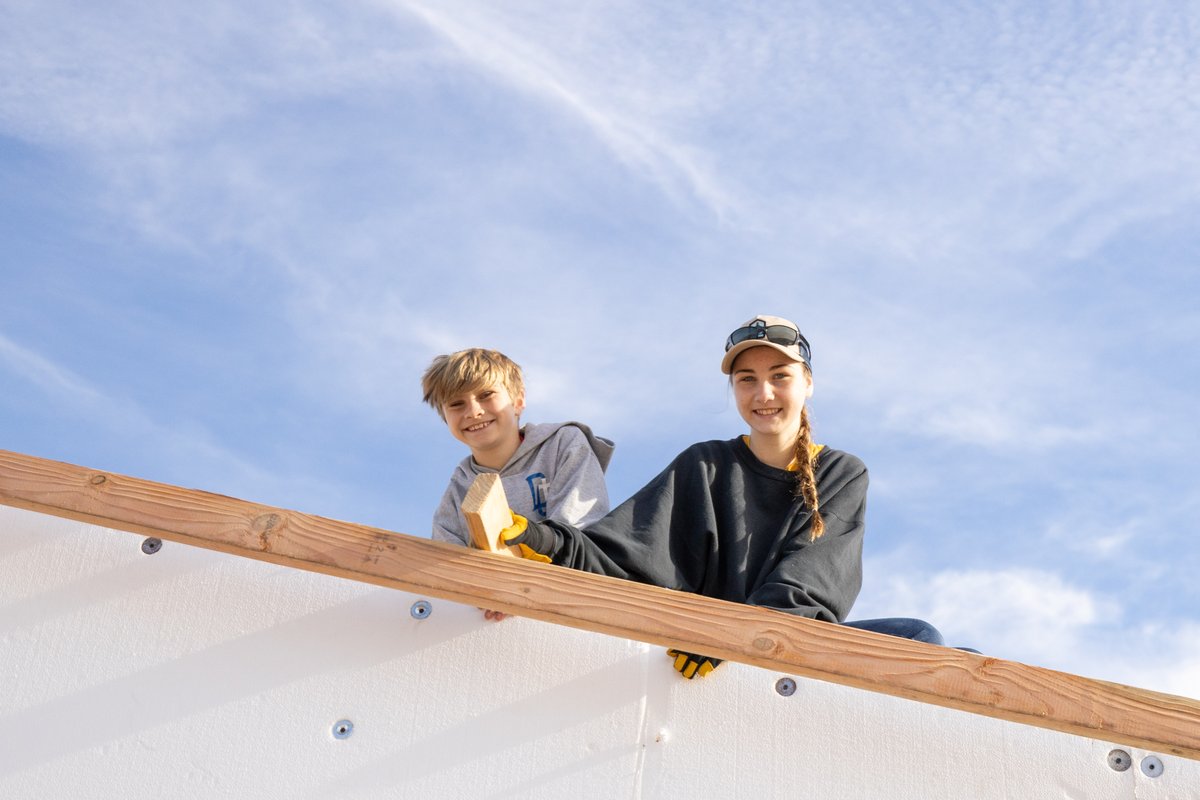 1MISSION tweet media