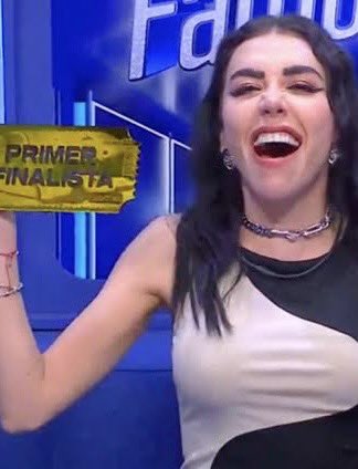 BCornoz's tweet photo. Real no tengo duda de que una de estas 2 chiquitas ganará o debe ganar, dieron mucho de qué hablar

Karime dándonos el ejemplo de que todo lo que te llevo a donde estás no te define como persona.

Gala enseñando a poner patanes en su lugar y ser empoderada.

KARMA IS GALA MONTES https://t.co/rjGSSXxYiW