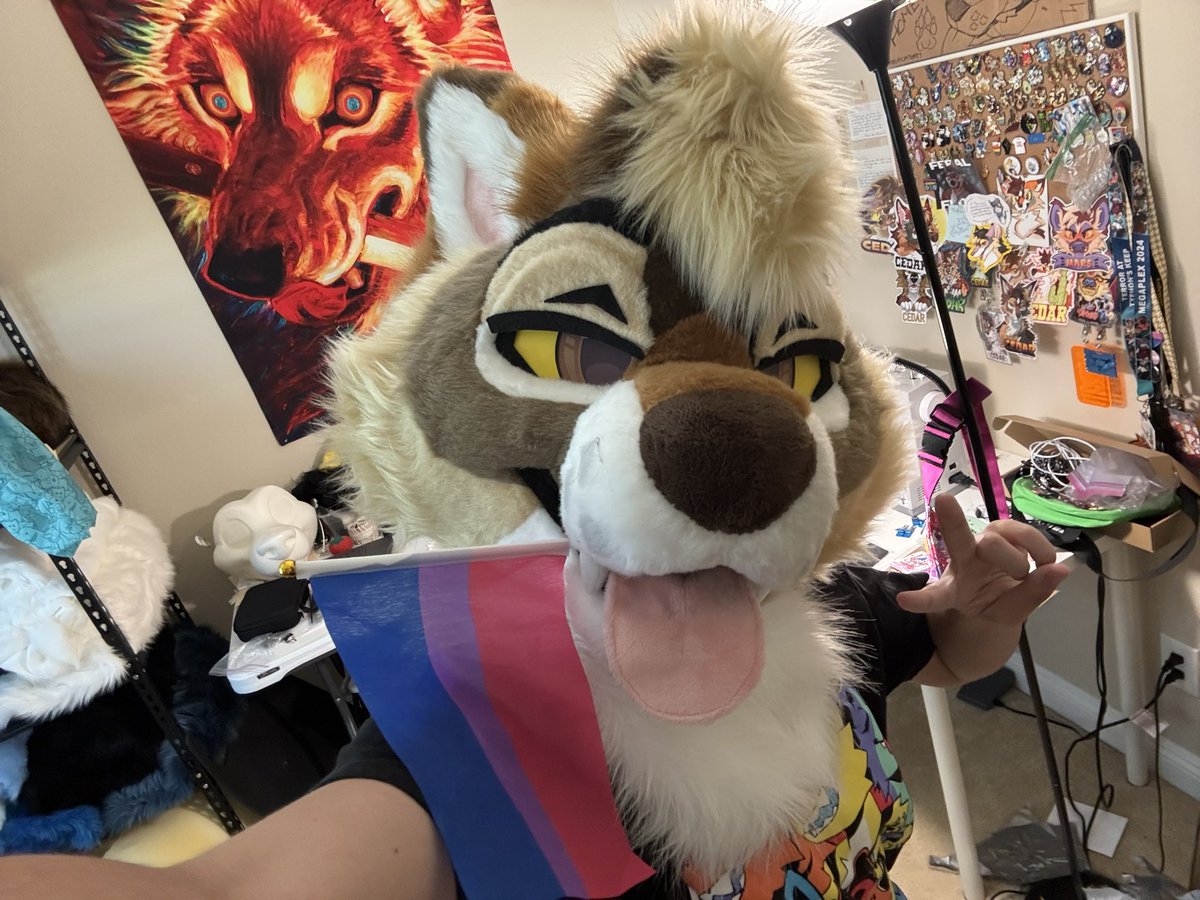 cedar_yote's tweet photo. happy bisexual day!! 🩷💜💙 https://t.co/o39nJUYBrO