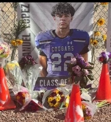 elijaaxhh's tweet photo. A great soul serves everyone all the time. A great soul never dies. It brings us together again and again ✝️ #RIP22 .- 📷 prep1 Forever A Legend
@SISD_Herrera @FHSCougarBBall @YISDAthletics1 @jacobcooksey22 @UTEP @UTEPAthletics @elpasotimes https://t.co/WNmGsYSaGd