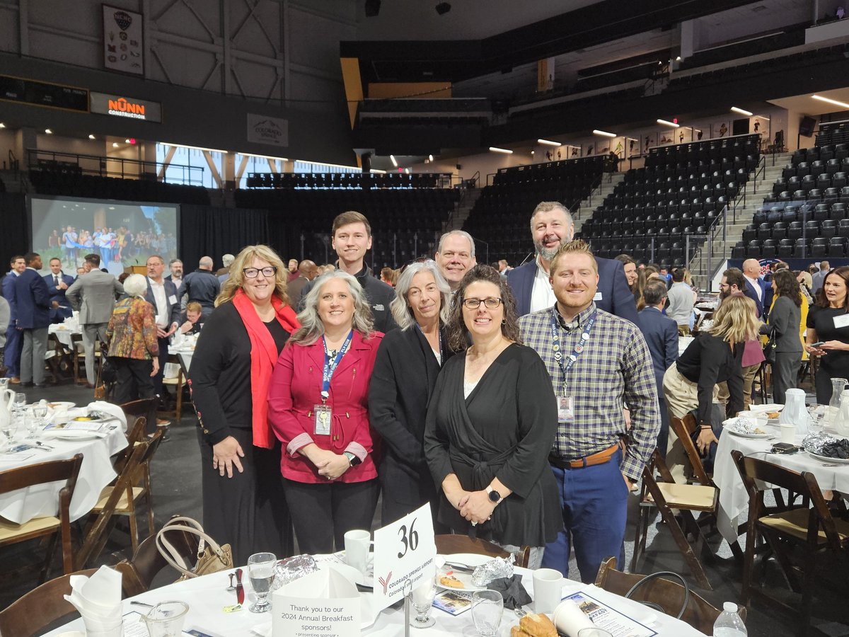Colorado Springs Airport tweet media