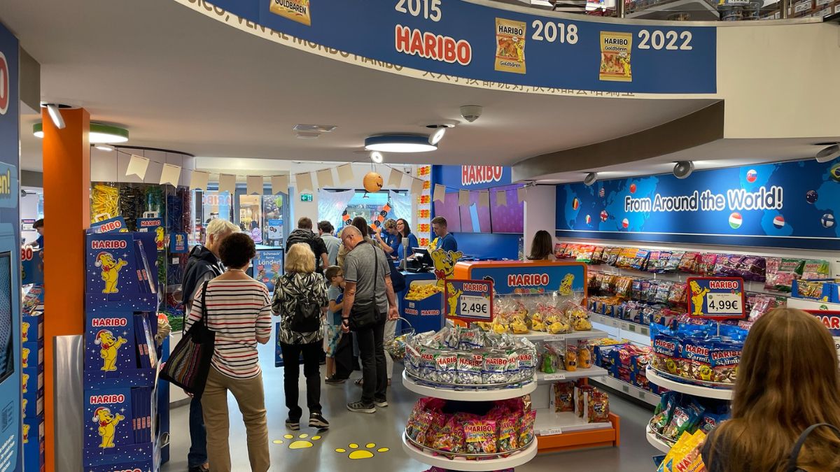 AndreuSocial's tweet photo. Haribo: De una pequeña ciudad alemana a conquistar el mundo con sus ositos de colores https://t.co/wcqirhnhvZ https://t.co/5Lqz8IUQLA