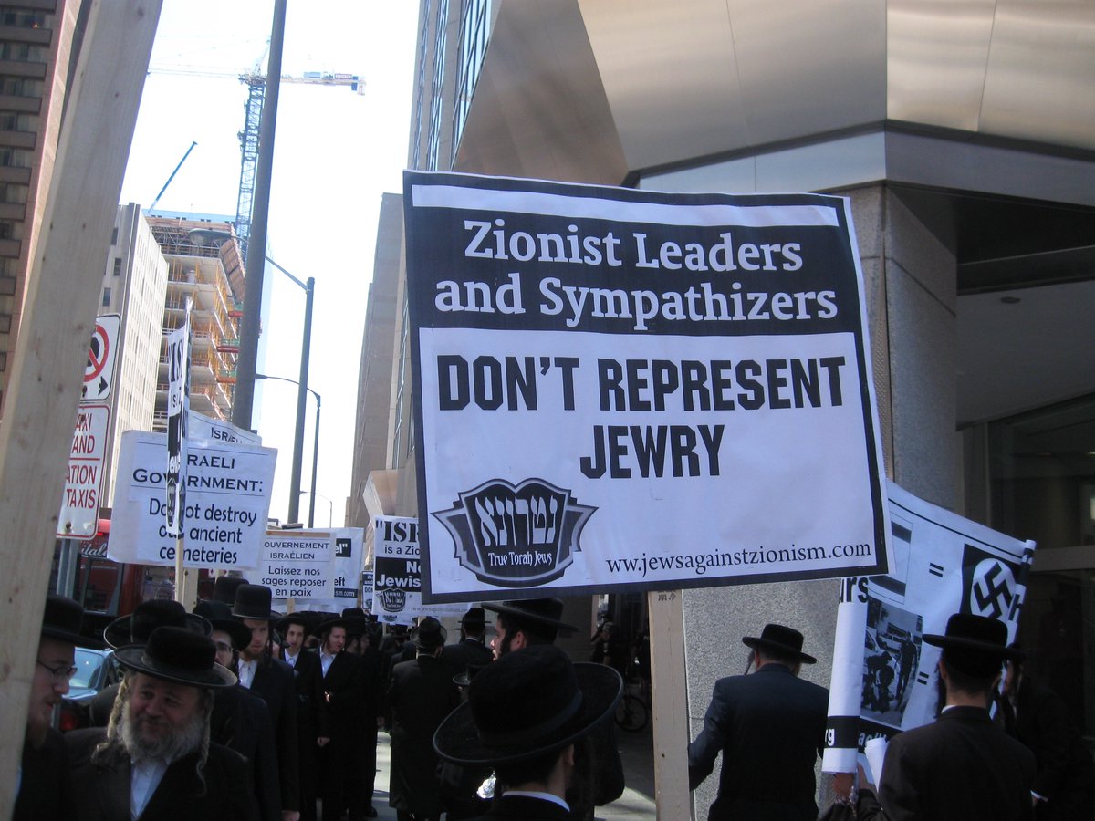 TorahJews's tweet photo. Masses gathered here to proclaim:🔥

“Benjamin @netanyahu you do NOT represent Jews or Judaism!!”

Zionism is indeed the diametric opposite to Judaism.

#Lebanon #Israel #Gaza https://t.co/4kRzsqiDRL