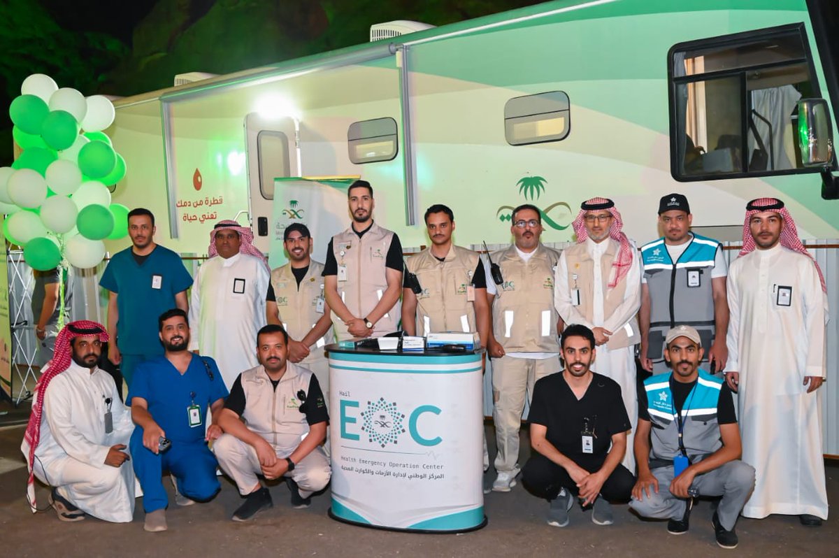 hailhealth's tweet photo. #صحة_حائل تشارك الوطن احتفالاته بتقديم التوعية الصحية للحفاظ على صحة المجتمع من خلال البرامج الصحية والكشف الاستباقي وتوزيع الهدايا والتبرع بالدم بالتعاون مع بنك الدم المركزي وتجمع حائل الصحي ومستشفى الأنوار الطبي وجمعية مرضى الكلى بحائل.
#اليوم_الوطني_السعودي_94 https://t.co/sbECwEgIwK