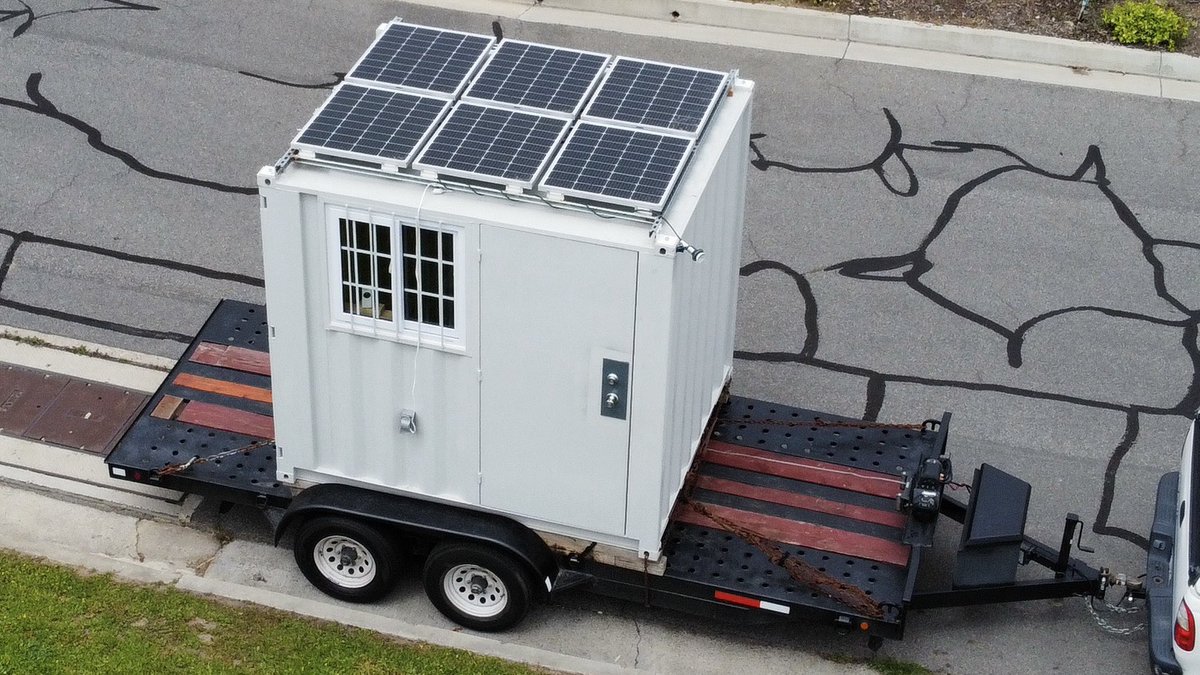 Mystic_Red_Rose's tweet photo. Thats why I built my #EscapePod
All steel construction shelter, R36 insulation, 600 watts solar, 5 KWh of battery life, 2Kw 110 volt inverter, fold out bed.
Above 80 mph winds it would need some serious ground anchors to not be tossed.
#helene #hurricane #HurricaneHelene https://t.co/LfQ7XgQRpm