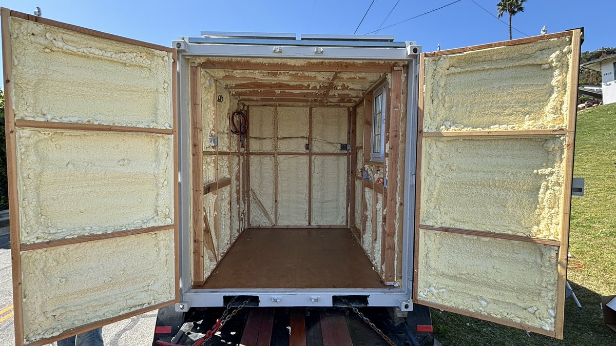 Mystic_Red_Rose's tweet photo. Thats why I built my #EscapePod
All steel construction shelter, R36 insulation, 600 watts solar, 5 KWh of battery life, 2Kw 110 volt inverter, fold out bed.
Above 80 mph winds it would need some serious ground anchors to not be tossed.
#helene #hurricane #HurricaneHelene https://t.co/LfQ7XgQRpm