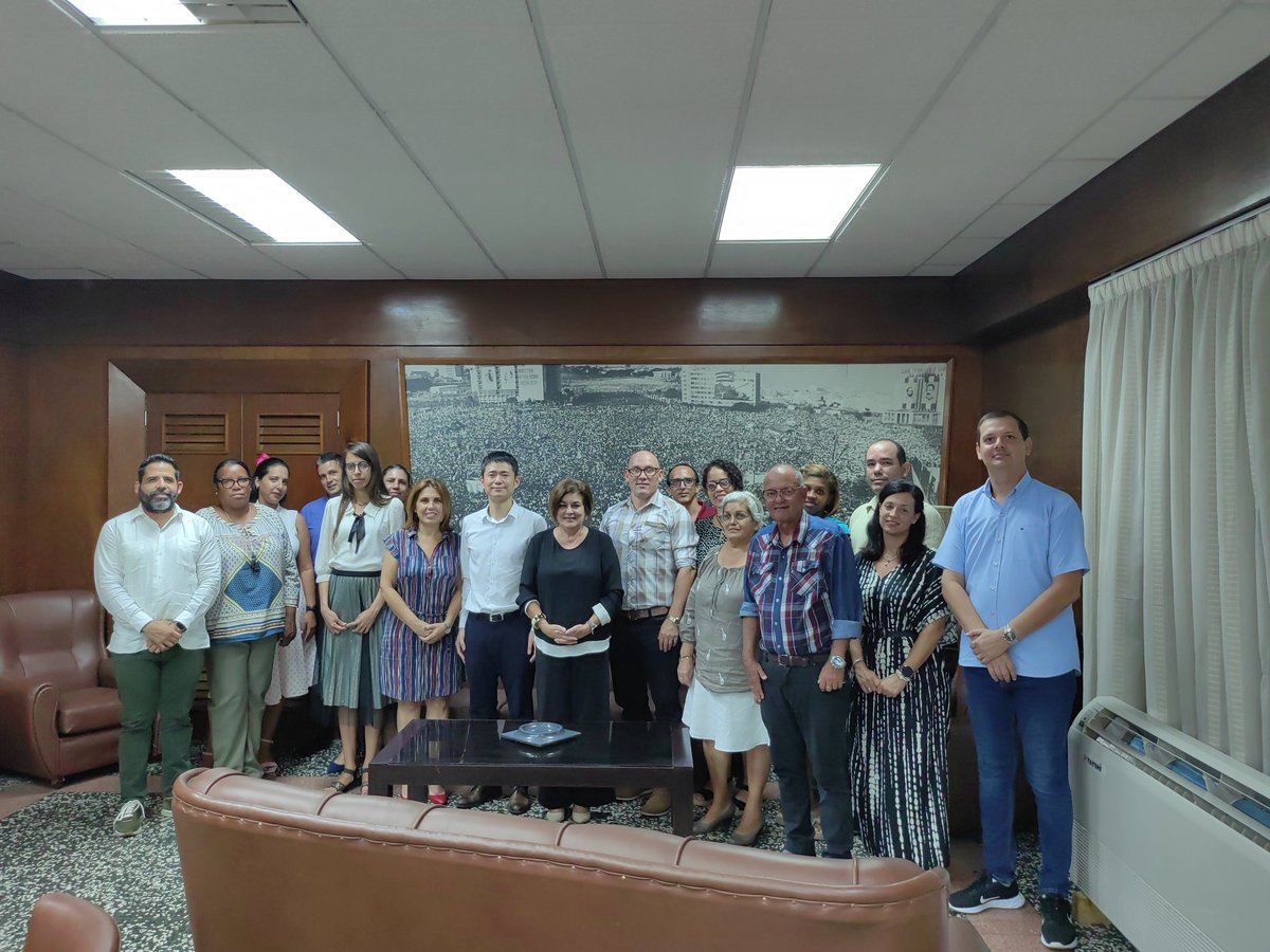 Deb_invexCuba's tweet photo. Excelente intercambio en el @MINCEX_CUBA🇨🇺 con todos los participantes del proyecto #PICLA 🇨🇳🇨🇺, plataforma integrada por diversos sectores de la economia enfocada a las exportaciones de bienes y servicios. #PorCubaExportamos https://t.co/y405QQE7vP