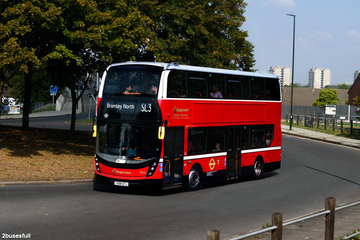 2busesfull tweet media