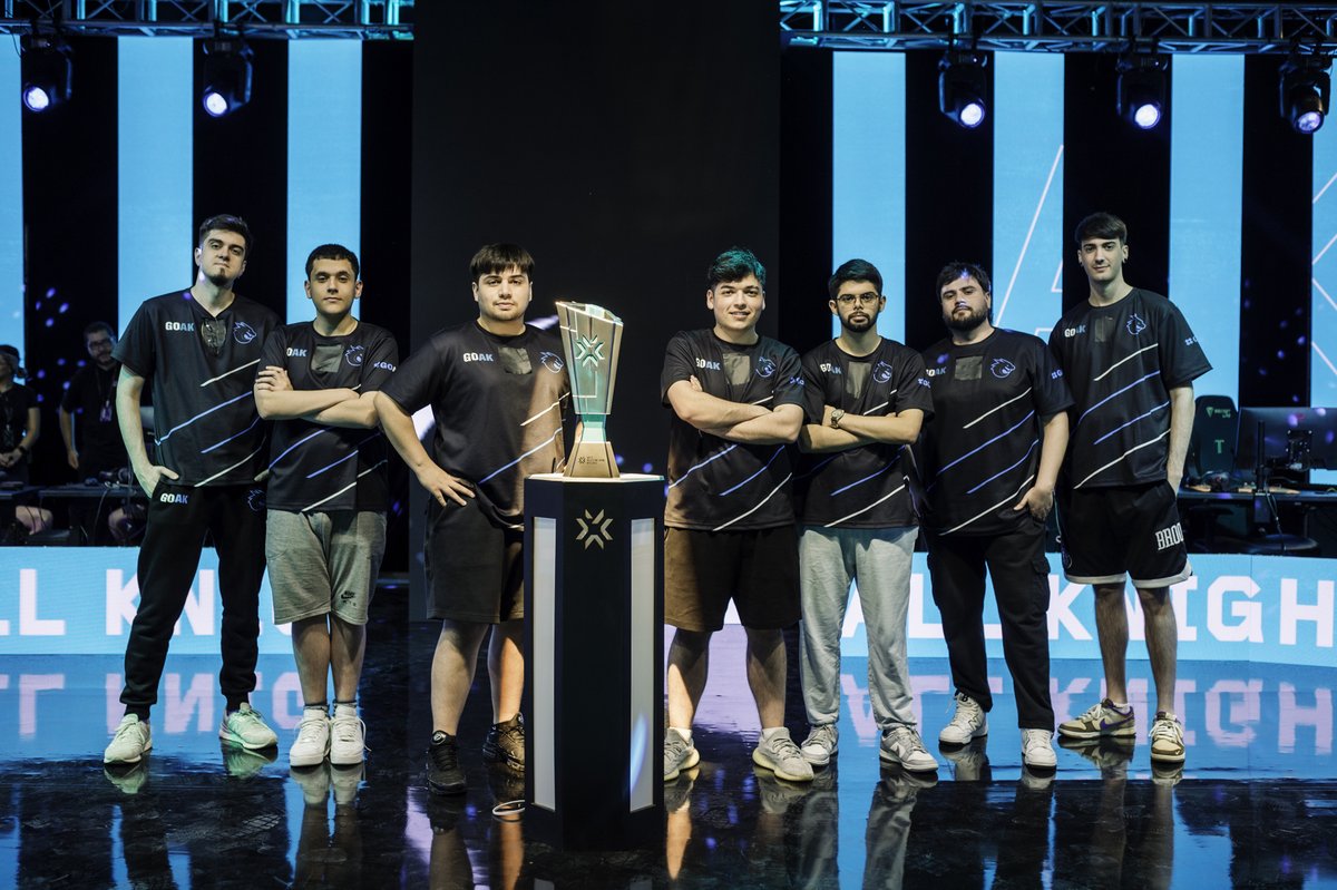 KRÜ adverso (@adversogg) on Twitter photo Hoy vence mi contrato junto a <a href="/allknightsla/">All Knights</a> quiero agradecer a la organización por este año y medio, me recibieron en un momento difícil en mi carrera y estoy muy feliz de que hayamos llegado tan lejos juntos.
Agradecido de los chicos que la verdad son increíbles, crecimos Hoy vence mi contrato junto a <a href="/allknightsla/">All Knights</a> quiero agradecer a la organización por este año y medio, me recibieron en un momento difícil en mi carrera y estoy muy feliz de que hayamos llegado tan lejos juntos.
Agradecido de los chicos que la verdad son increíbles, crecimos