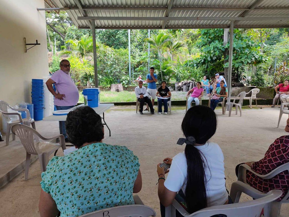 CISElSalvador's tweet photo. This past Saturday,  CIS distributed water filters for families inSan Rafael Cedros and Llano Largo communities. 🤩🌎💦💧🫗 #CIS  #ElSalvador #LosOlivos #cleeanwater #Agualimpiaparaelmundo #program #waterprogram #programadeagua https://t.co/EMbe1nXIil