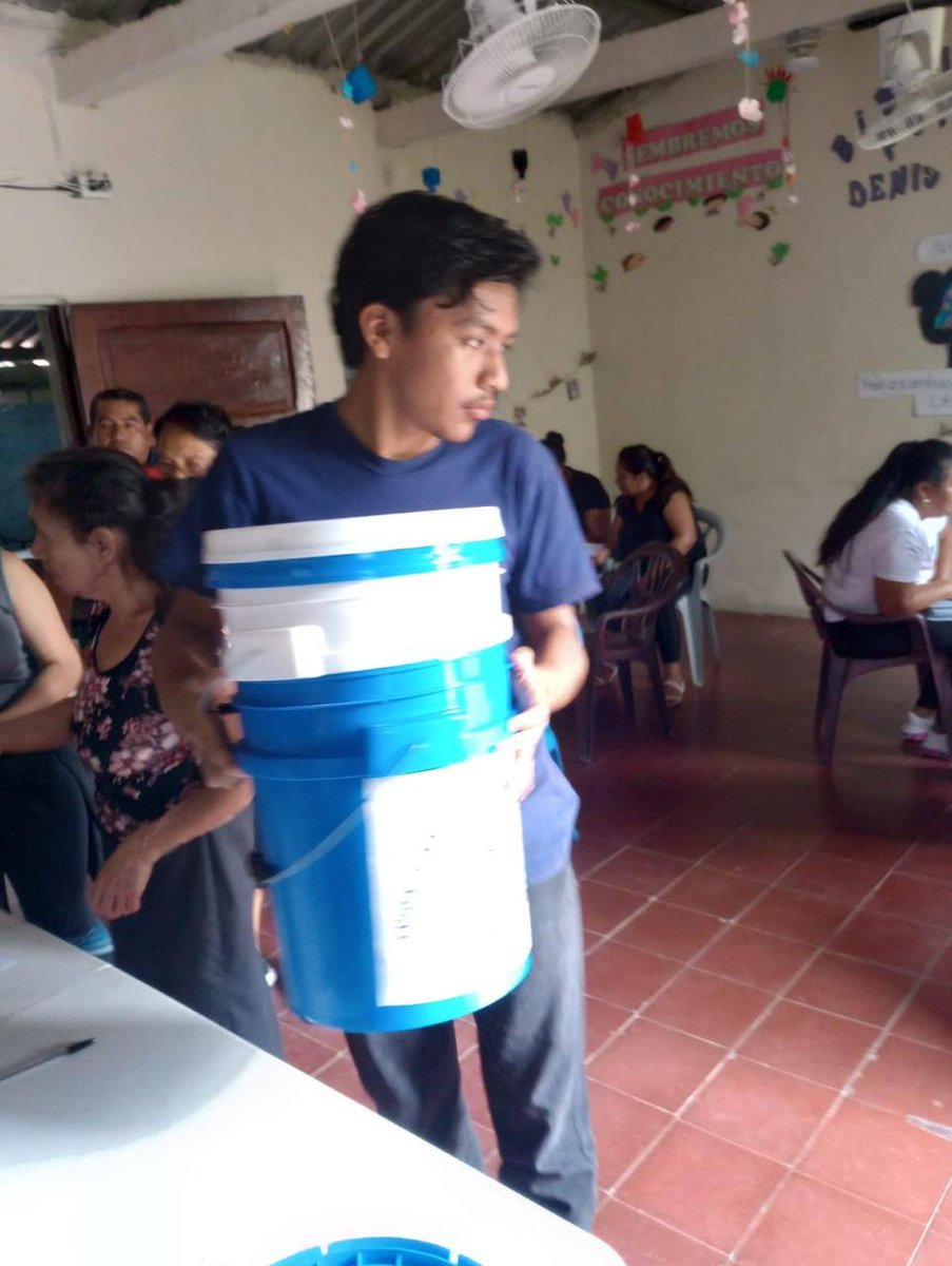 CISElSalvador's tweet photo. This past Saturday,  CIS distributed water filters for families inSan Rafael Cedros and Llano Largo communities. 🤩🌎💦💧🫗 #CIS  #ElSalvador #LosOlivos #cleeanwater #Agualimpiaparaelmundo #program #waterprogram #programadeagua https://t.co/EMbe1nXIil