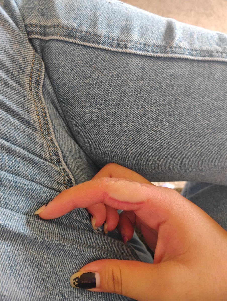shakinlikealeaf's tweet photo. she makes me so mad https://t.co/fVkyfEemvp