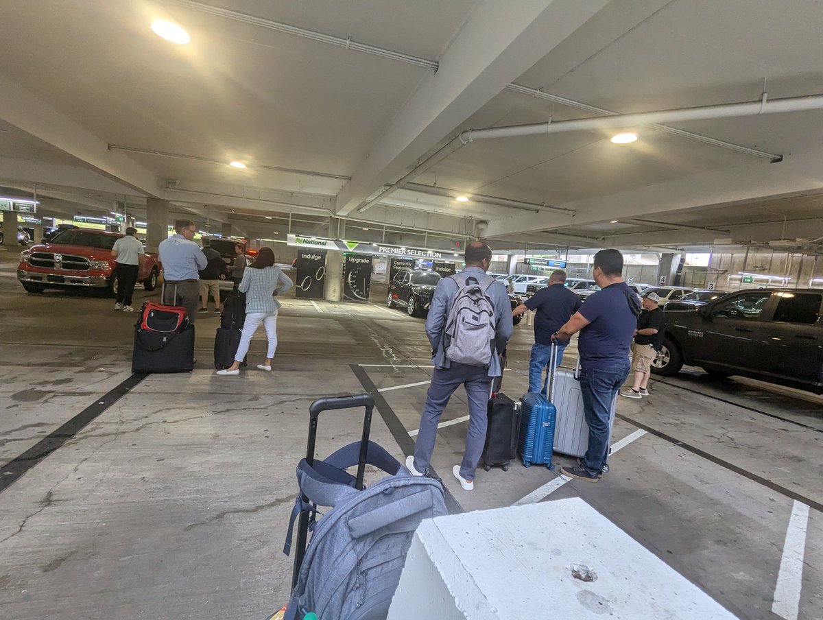 ctc170's tweet photo. So many customers and sadly no cars, a fail for @nationalcares in SDF https://t.co/lYjBA5UQ5h