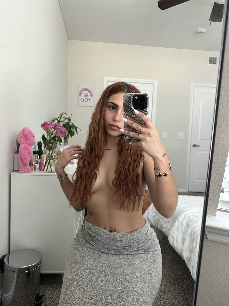 angialvarez2934's tweet photo. if ur dms can safely keep my naky pix, like and say ‘yes’ so i can send.. https://t.co/6eTfqPO3ga