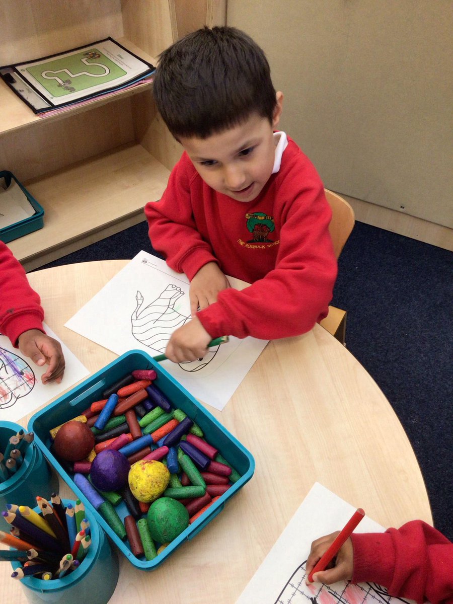 RoebuckSchool's tweet photo. Children in #Nursery are settling in well and beginning to learn the routines. They have been learning a key skill for life- how to share and take turns #keyskills #skillsforlife #sharing #takingturns #earlyyears https://t.co/EZ3z9ElTSx