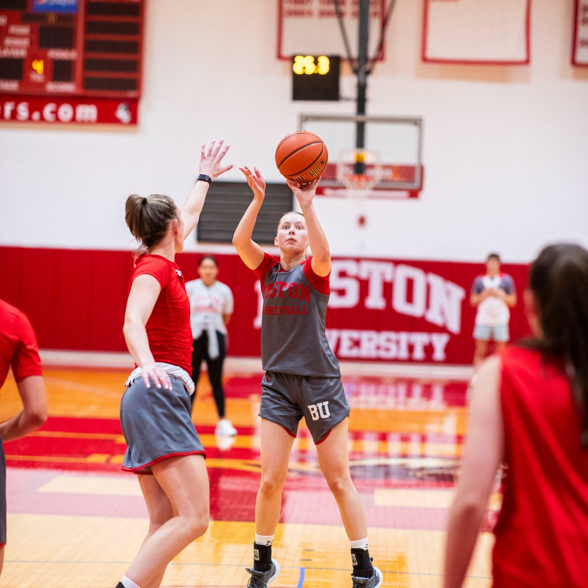 TerrierWBB's tweet photo. Did someone say first official day of practice??? #GoBU 

📸: @mattwoolverton https://t.co/NBfNjQjX3b