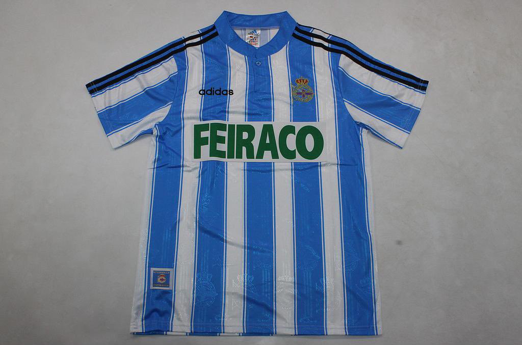 7nsua's tweet photo. 🤍💙 SORTEO 💙🤍

Mi gente del Depor estáis de suerte y es que gracias a @Ctinfo_17 podéis conseguir una de estas camisetas completamente gratis. 

Para participar: 

- Estar siguiendo a @Ctinfo_17 y a @7nsua 
- Dar RT a este twit 

Anuncio ganador el sabado! https://t.co/3l6sH1pMPo