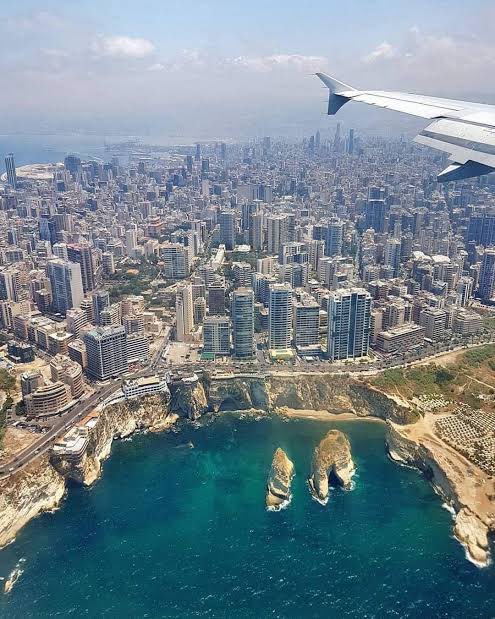 Sherihan's tweet photo. لبيروت .. 

من قلبى سلامٌ لبيروت ..

وسلام ّإلى جارة القمر فيروز الكرامة والإراده ، وكل شعبها القوي العظيم..

برداً سلامٌ لبيروت. 
 #لبنان #بيروت 🇱🇧 https://t.co/9fKQvsa1VA