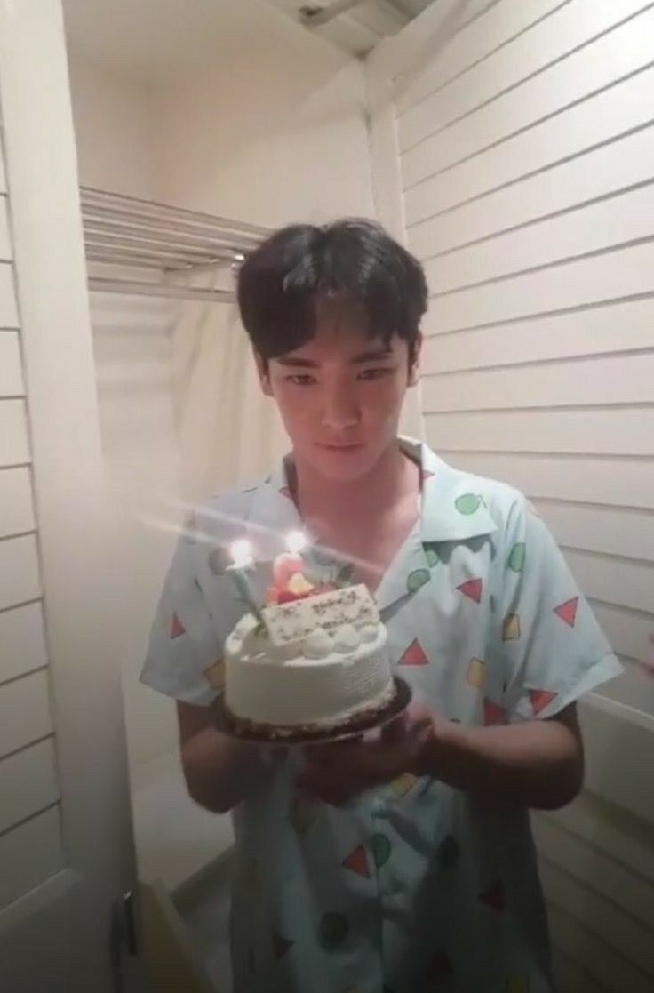 Why91_'s tweet photo. HBD @KEYceburr @KEYceburr  @KEYceburr https://t.co/cZsKecg3jy