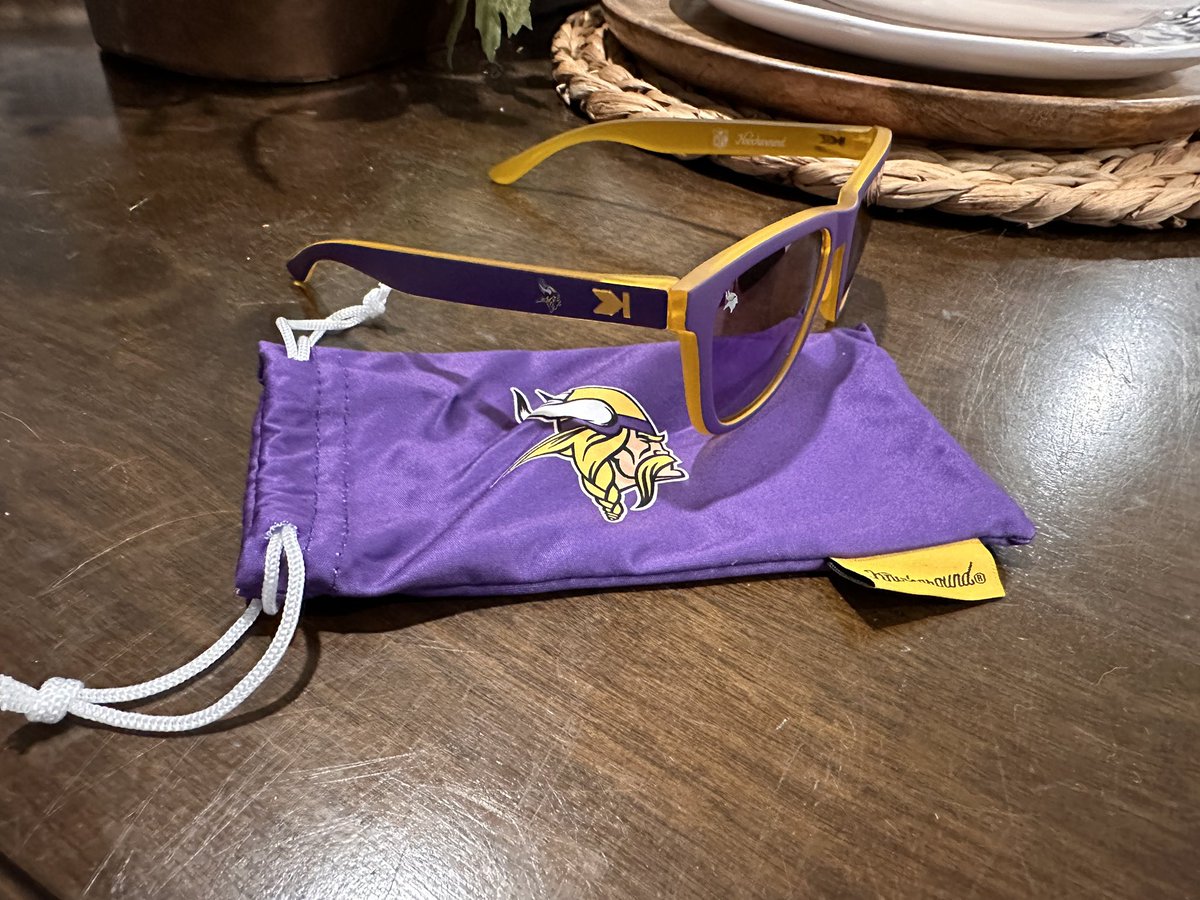 SchmittBag727's tweet image. @Knockaround are by far the best bang for your buck sunglasses on the market. I have a matte black with blue lens that lost the arm screw - they replaced it - no questions asked. Went ahead and got my Vikings gear! Get you a pair! #knockaround