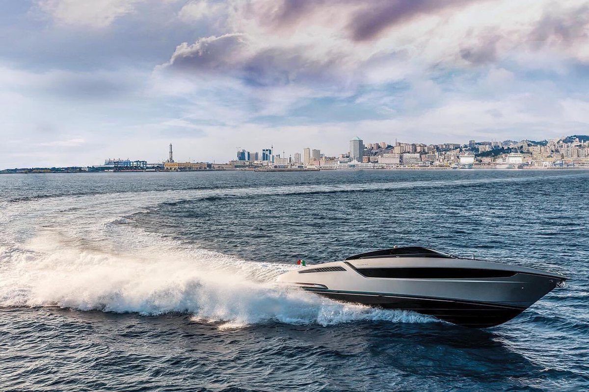 beyondcoolmag's tweet photo. #riva #dolceriva #luxury #daycruiser #luxurylifestyle #luxuryboat #maritimelife #nautica #genova #boatshow #mareligure #ligure #italy #boatphotography #landscapephotography #seaphotography #beyondcoolmag #motion #travel #urban #life https://t.co/X9ldBq4Szj