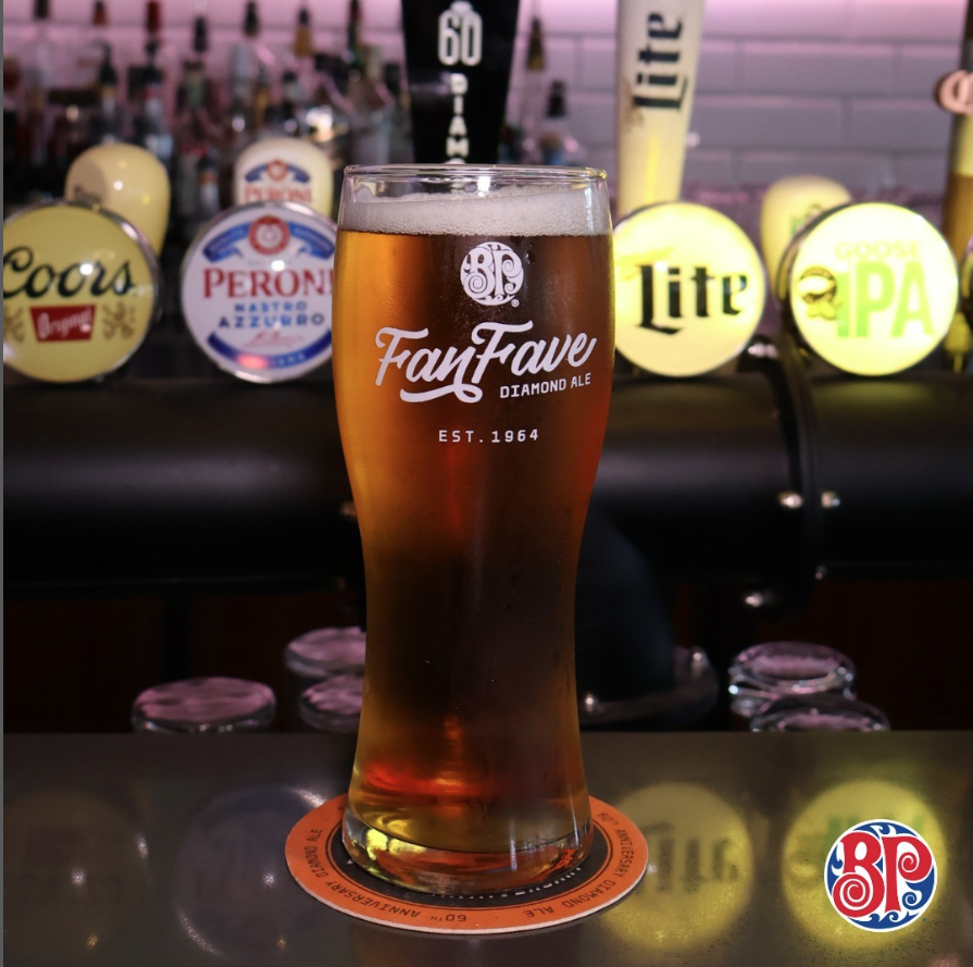 ShopMeadowtown's tweet photo. Need a post-work pick me up? @BostonPizzaCanada always has the most welcoming atmosphere and tastiest meals and drinks! Check them out this week. 🍻 https://t.co/tp8BqCtWXs