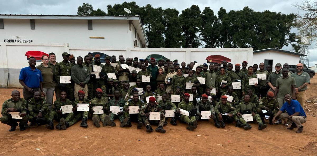 Intelligency225's tweet image. ⭕️ #RCI-#USA | dans le cadre de la coopération militaire entre les 02 Armées, les USA ont conduit un DIO premier secours au profit de 430PAX des #FACI.