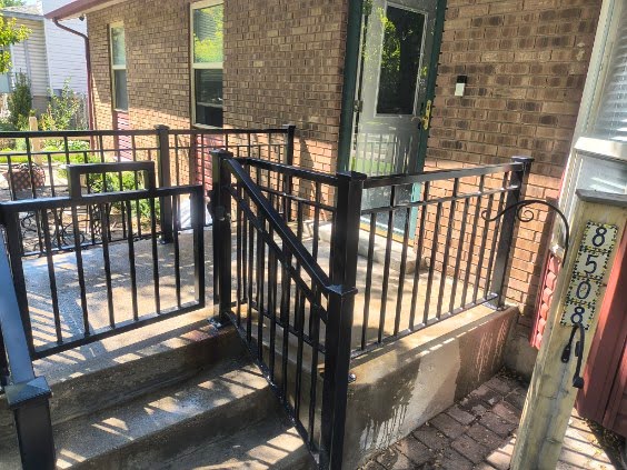 WesternFenceUT's tweet image. Check out this custom ornamental iron project we just completed for one of our residential customers! The custom railing wraps around their front porch and features a custom single-swing gate for the stairway. It turned out exactly how the customer wanted it!

#CustomRailing