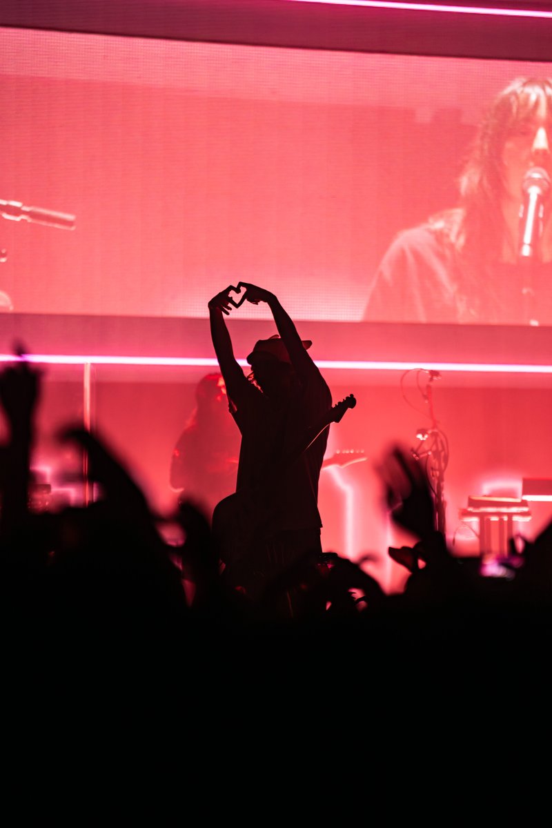 porterrobinson's tweet photo. ILYYY MONTRÉAL / TORONTO / DETROIT

INDIANAPOLIS TONIGHT !! MADISON, CHICAGO, MINNEAPOLIS THIS WEEKEND https://t.co/zBAOWY0pP5