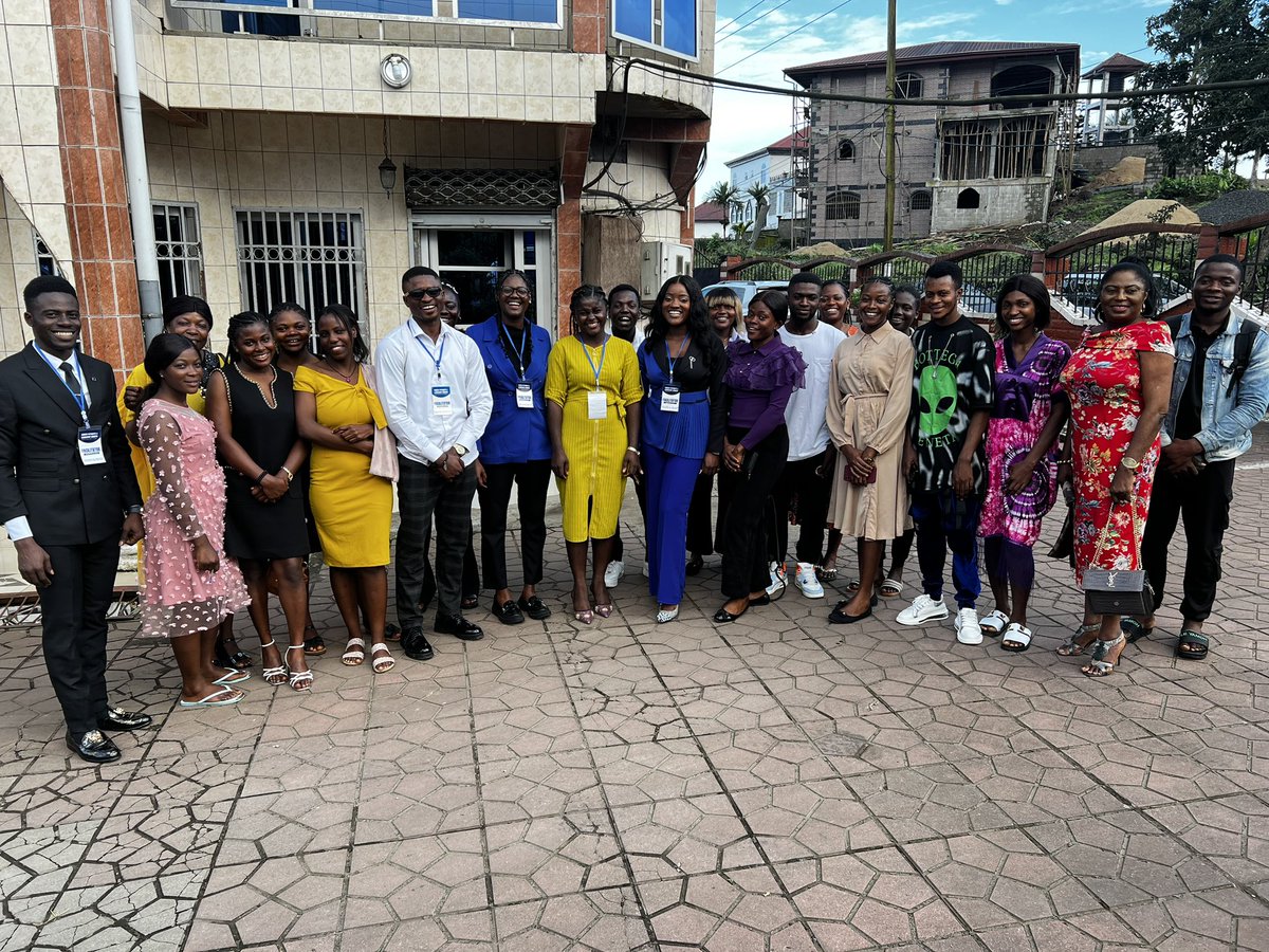 FynSimi's tweet image. Had an amazing time as a speaker at a Leadership seminar on how to integrate youths into public affairs. Youth insight are important to make decisions to build sustainable communities.
Youth are rising, empower us.
#sdggirl #leadership #health