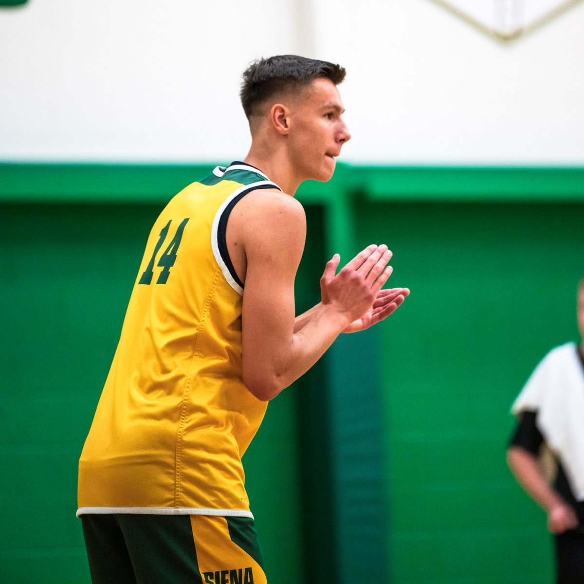 Siena Basketball (@sienambb) on Twitter photo First official practice ✅
📸 <a href="/g_unit6000/">golonkaphotography</a>
🖼️ facebook.com/sienabasketball
#MarchOn x #SienaSaints First official practice ✅
📸 <a href="/g_unit6000/">golonkaphotography</a>
🖼️ facebook.com/sienabasketball
#MarchOn x #SienaSaints