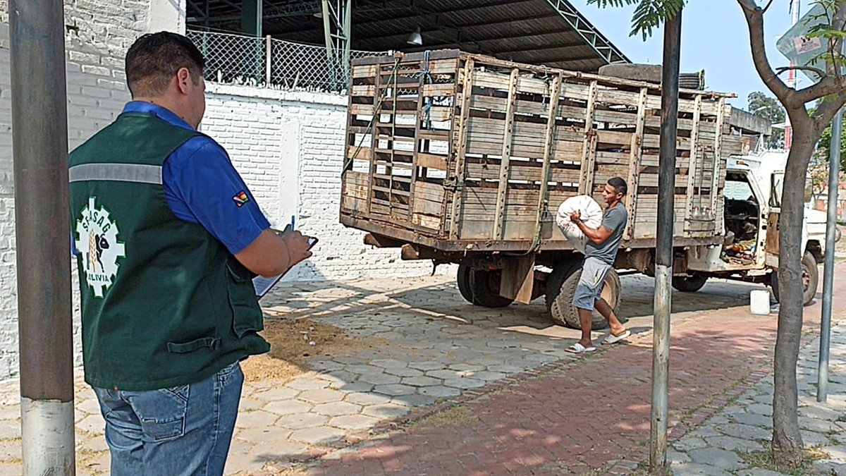 El SENASAG, se encuentra presente en la Feria Internacional #Fexpocruz_2024, realizando el control sanitario de los animales de exhibición y juzgamiento, así mismo, durante los días de feria se estará realizando vigilancia epidemiológica en los animales.