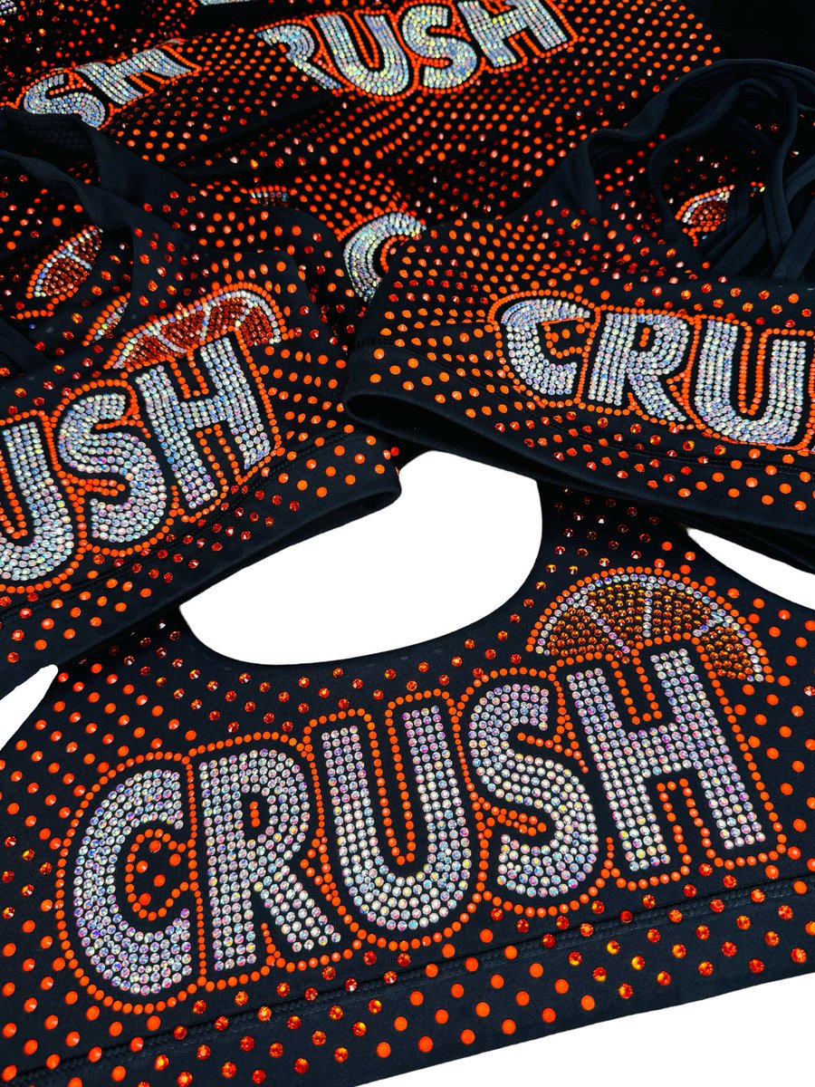 🤙🏼one of a kind 🍊 

what are you waiting for? free design inquiry; be one of a kind today. link in bio 

#raleighrhinestones #worldchampswearRR #crush #orange #neonorange #sportsbra #cheerleading #cheerleadingworlds #ootd #bling #custom #fyp