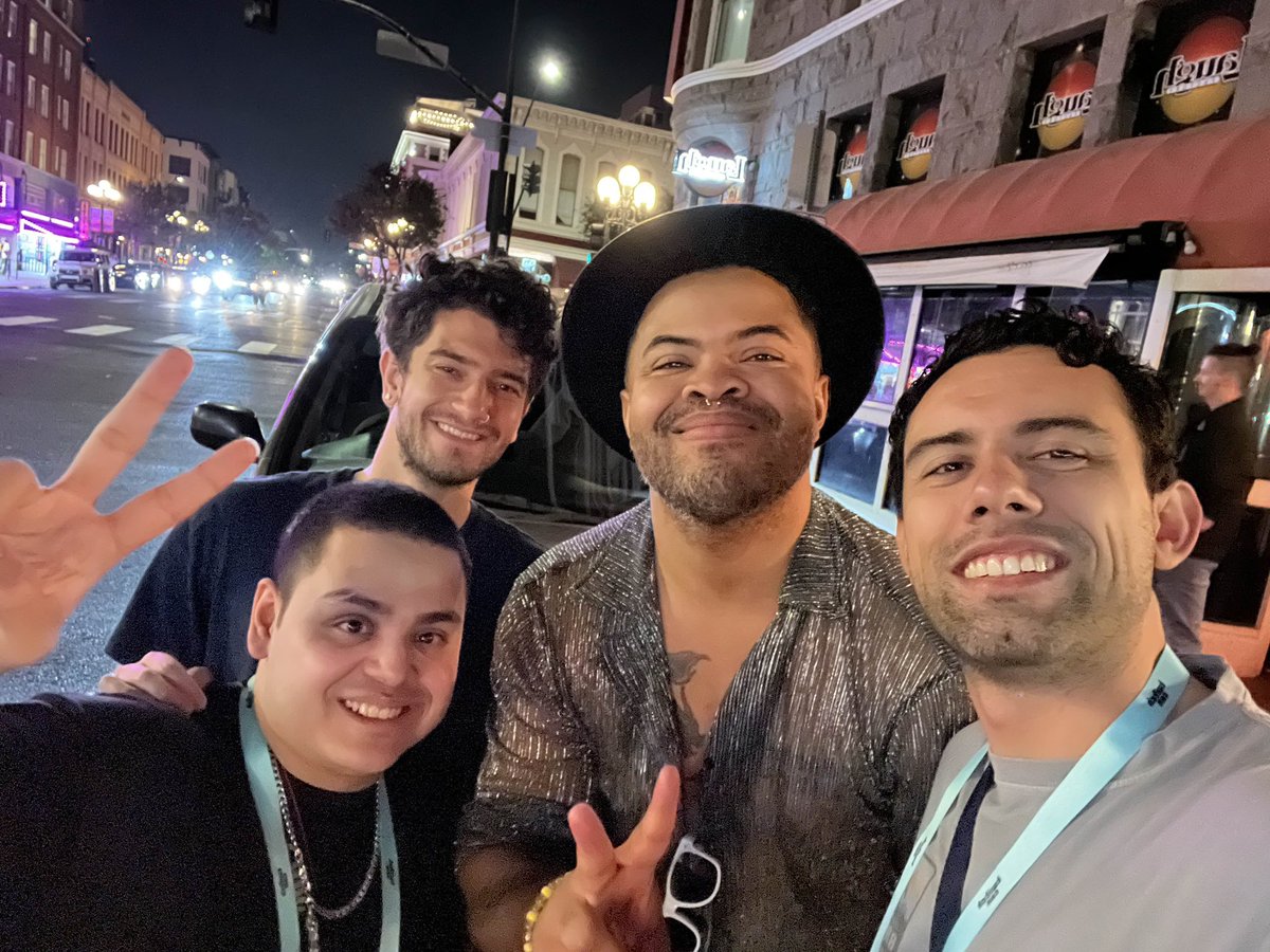 This weekend was such an amazing time, got to meet so many new friends, have some brand new experiences, and become much closer to those I was already close to. Such an unforgettable experience, I will most likely return next year. Thank you San Diego TwitchCon!