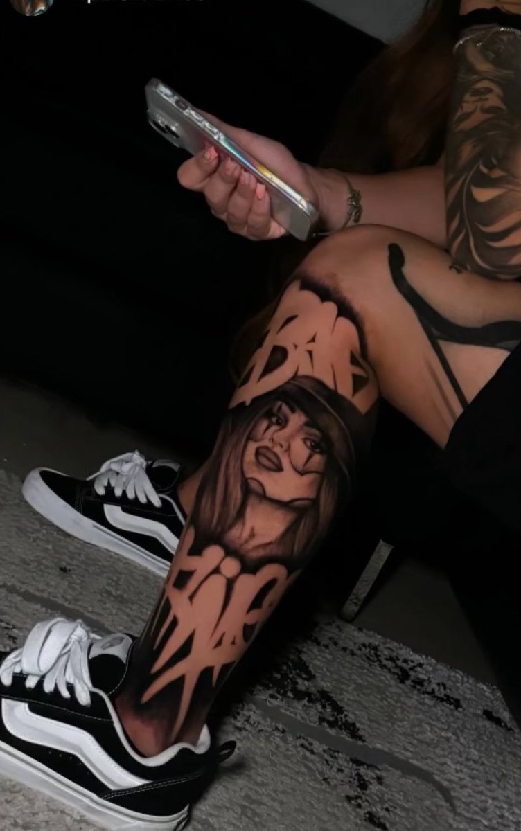 e esta tatuagem linda que me fizeram no sábado 🥰😩