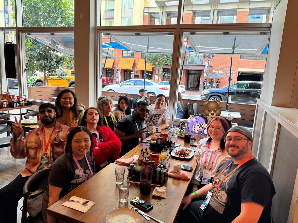 Dumpykdog's tweet photo. Welp!! The time has come!
TwitchCon is officially over. 
This honestly was the best one yet! 
It was freakin amazing to finally get to meet with new/old friends again! Thanks for all the freaking love everyone has shown! 
Time to get back and get this cooking again!! Love yall! https://t.co/ehFtfGkBsE