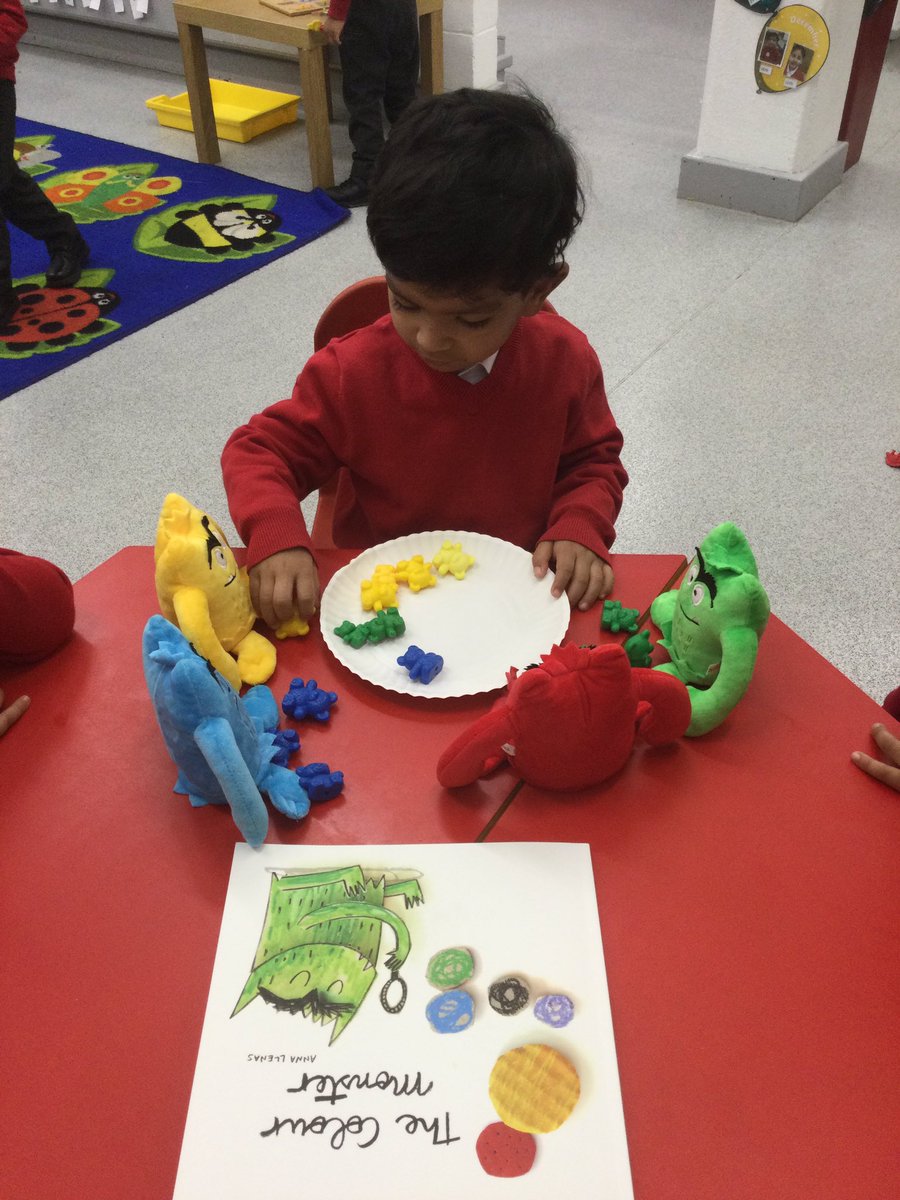 LeighPrimary's tweet photo. The Nursery children were super stars at recognising the different colours and matching them to the correct colour monster. #maths #PD #matchingcolours  #sortingcolours https://t.co/ZeJWpPbgeP