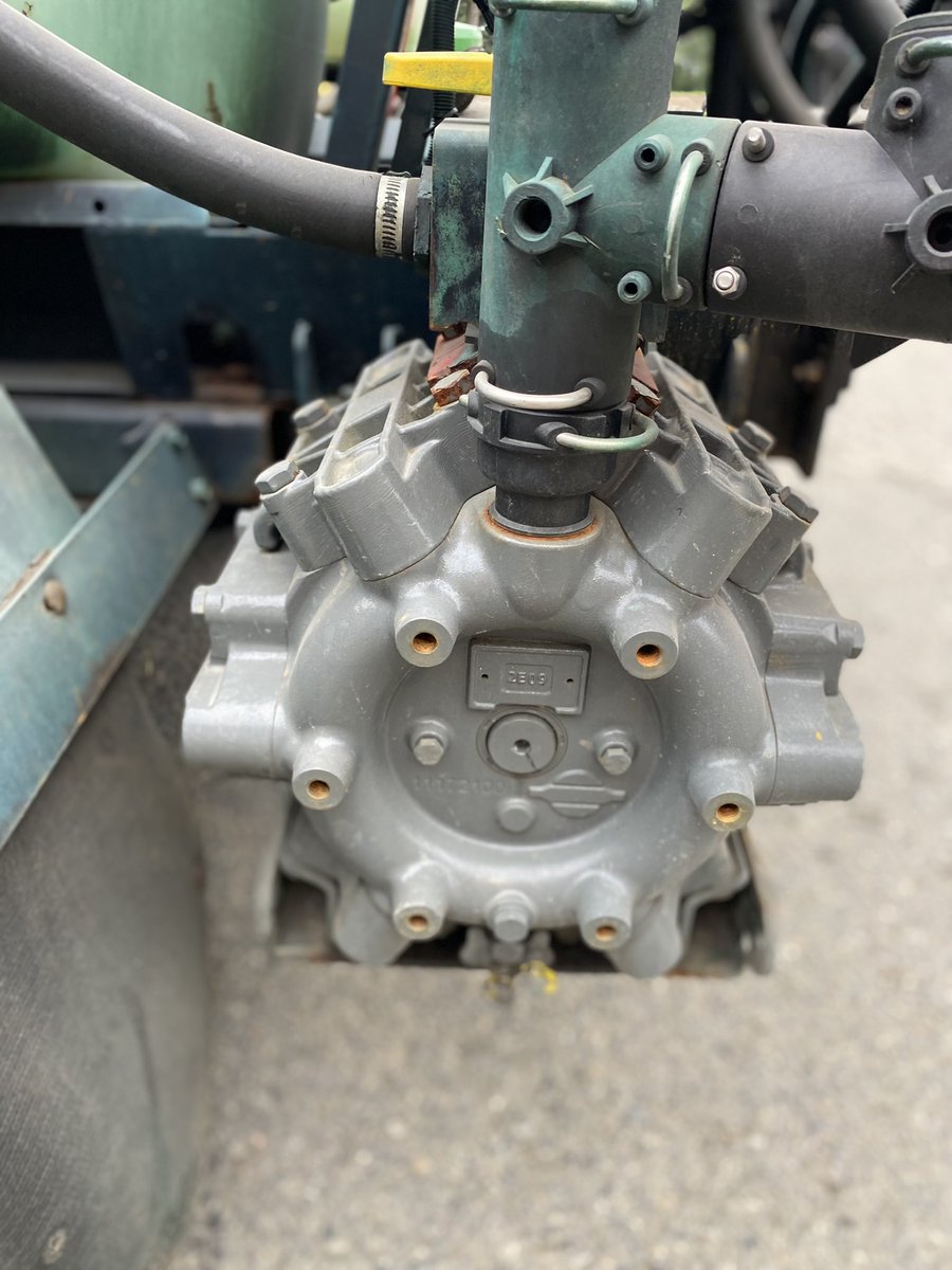 TurfeeJake's tweet image. Course upgraded sprayer and is selling old one. 

2013 Toro 5800
-Diesel
-1873 hrs
-New: wiring harness, pro control xp controller, newer pump

DM for contact info if interested