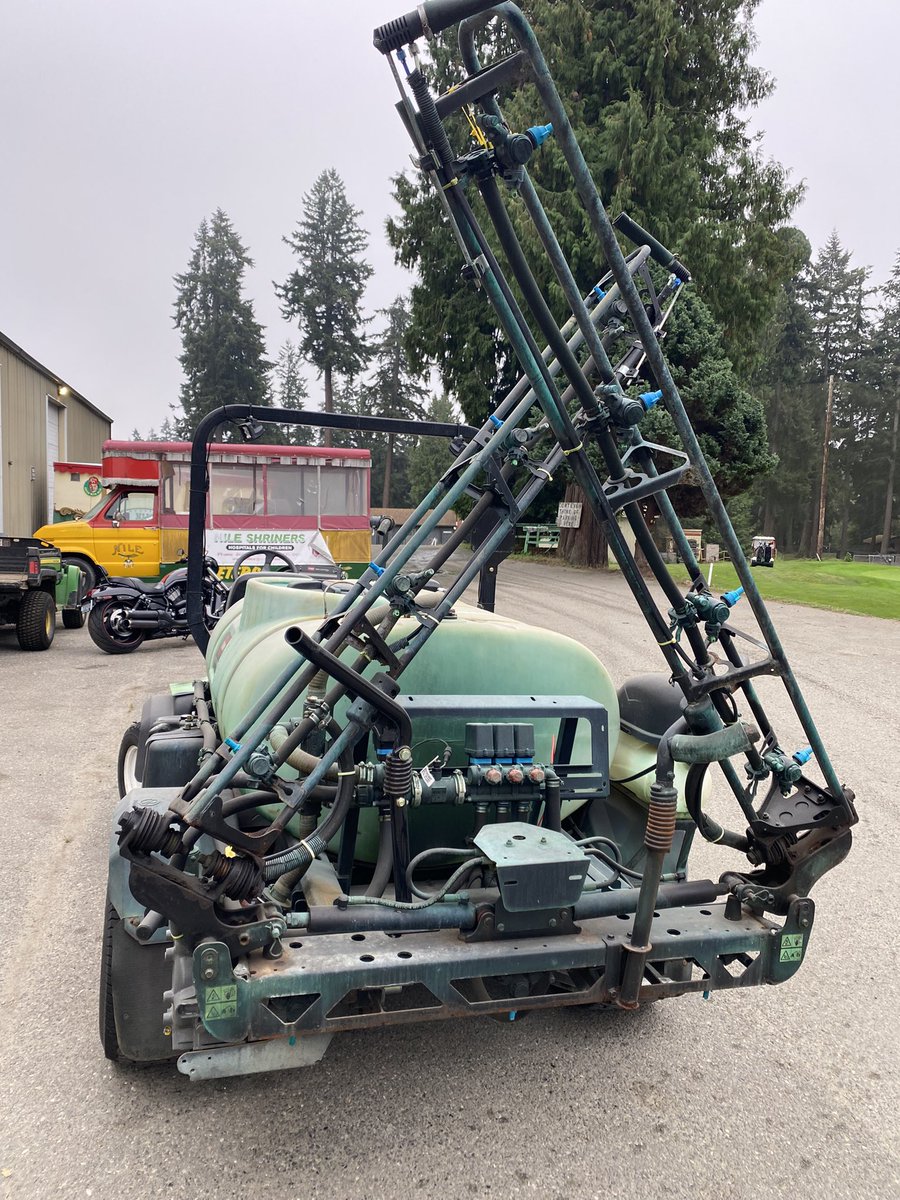 TurfeeJake's tweet image. Course upgraded sprayer and is selling old one. 

2013 Toro 5800
-Diesel
-1873 hrs
-New: wiring harness, pro control xp controller, newer pump

DM for contact info if interested