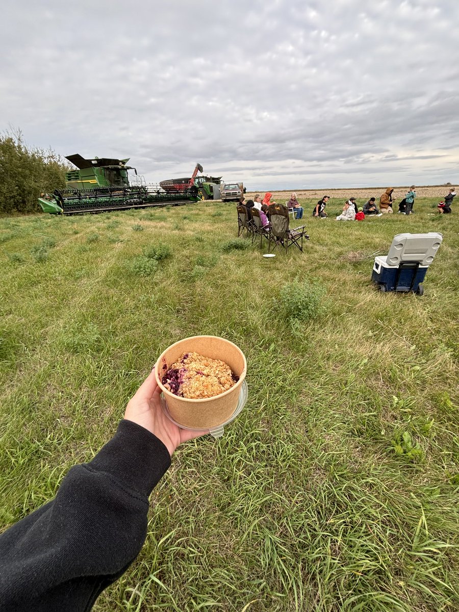We were lucky to have the combines stop and help feed everyone’s hungry belly’s. It was a delicious #Harvest24 #mealinthefield. Thanks <a href="/KochAgServices/">Koch Agronomic Services</a> for helping us put this meal together and educating us about fall application of SuperU !! <a href="/BlairsAg/">Blair's Family of Companies</a>