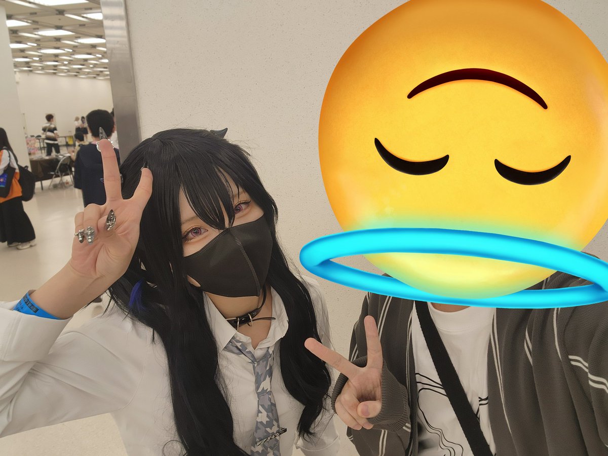 yominn1n's tweet photo. 初めてvggc行ってきた！
こういうイベント初めて行ったからめっちゃ楽しかった！
えまさんほんとに可愛かった…尊😇😇
隣で写真撮る時嬉しすぎて幸せだった

また行きたい！次は最初から！！
#VGGC8th #黒崎えま https://t.co/kEsrSq09uu