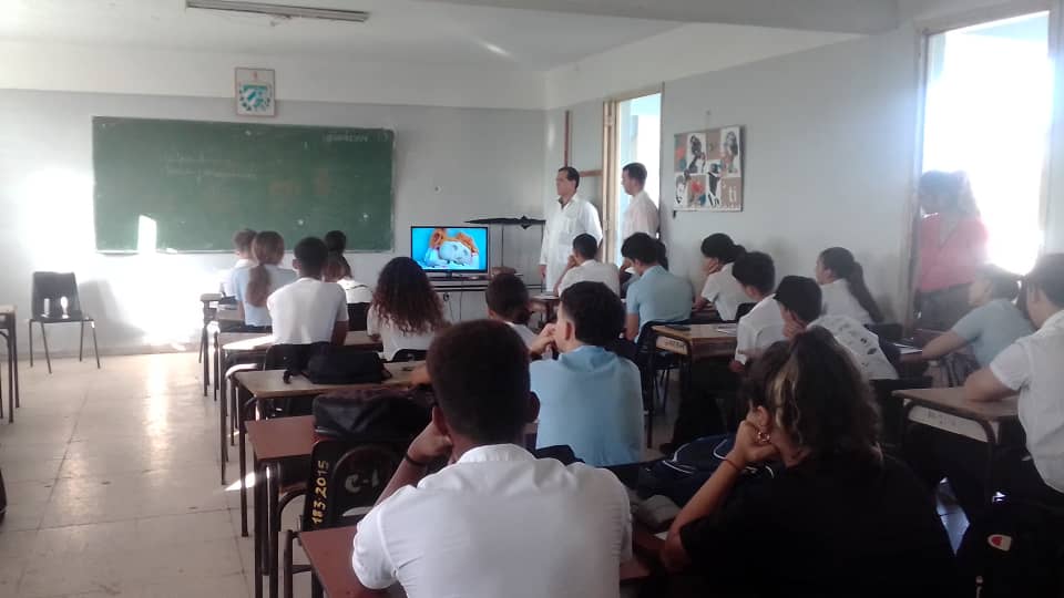 Policlínico Turcios Lima. IPUE: Rafael Ferro. 11 no. Se lleva la Apertura de la " Jornada de Prevención del embarazo en la adolescencia'. 
Tema: Todo a su tiempo, maternidad es un asunto serio. 
#PinarXNuevasVictorias 
#TumbaElBloqueo 
#CubaEnModoVictoria 
#DMS 
#PinardelRio