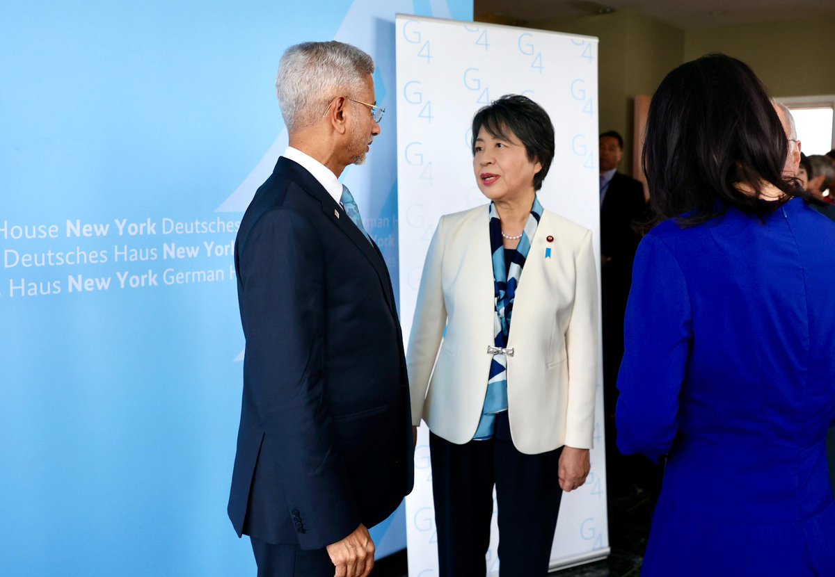 DrSJaishankar's tweet photo. Glad to join the traditional #G4 Foreign Ministers Meeting along with colleagues @ABaerbock, @Kamikawa_Yoko and Mauro Vieira in New York today. 

G4 reaffirmed its commitment for an urgent reform of the United Nations Security Council through Text Based Negotiations. 

🇮🇳 🇩🇪 🇧🇷 🇯🇵
#UNGA79