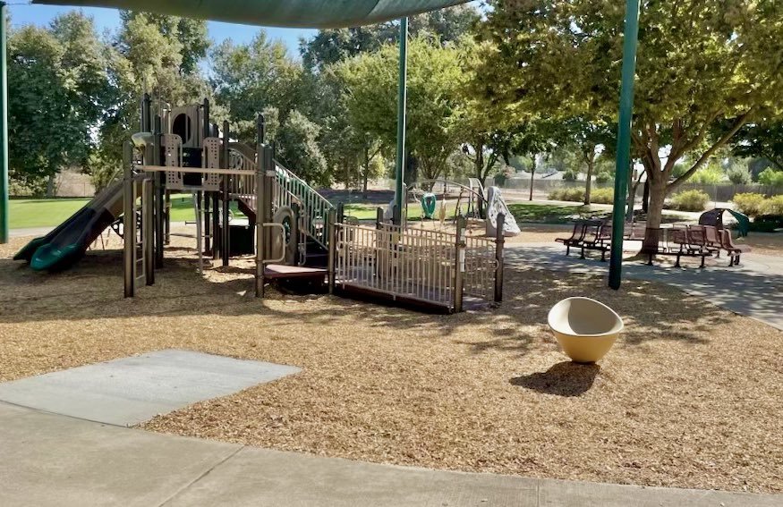 NorCalRec's tweet image. Excited to announce the completion of River Bend Park’s new playground in Visalia! 🎉🌳 Big thanks to @PlayParkStruct for partnering with us to create a space for kids of all ages to play and explore. Check it out! 🙌 #RiverbendPark #Visalia #NorCalRec