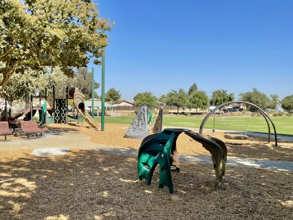 NorCalRec's tweet image. Excited to announce the completion of River Bend Park’s new playground in Visalia! 🎉🌳 Big thanks to @PlayParkStruct for partnering with us to create a space for kids of all ages to play and explore. Check it out! 🙌 #RiverbendPark #Visalia #NorCalRec