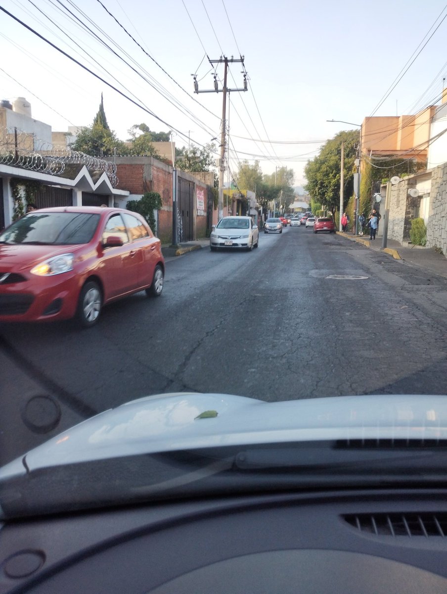 TiaLolo80s's tweet photo. @OVIALCDMX @BJAlcaldia Gracias por esta atención 
Por favor el apoyo URGE por las mañanas a partir de 6am es cuando empiezan a circular en sentido contrario x Corregidora y dando vuelta sobre insurgentes 
cc @TlalpanVecinos https://t.co/T6juqK4DIG