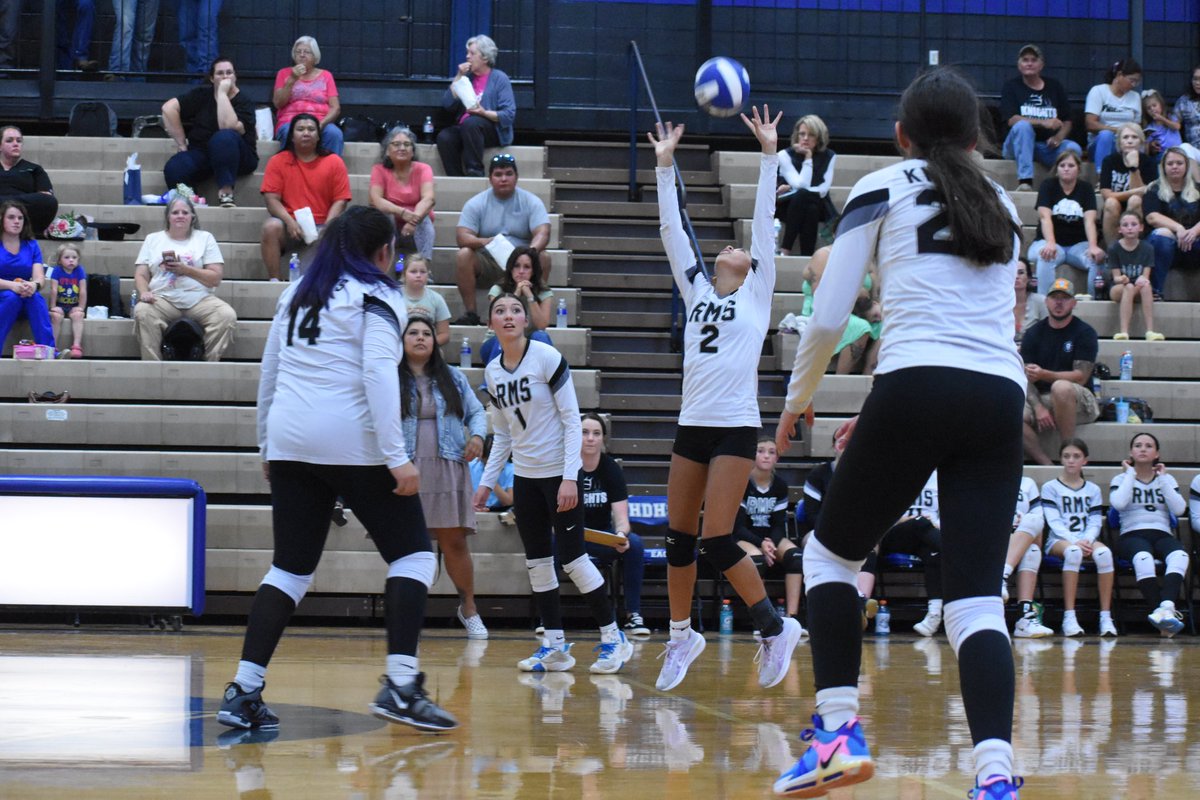 KevinHensleyCVN's tweet photo. The #Robbinsville #LadyKnights (14-3) sweep Hiwassee Dam (3-11): 25-15, 25-11, 25-13. 

The middle school girls (2-4) drop the opener to Hiwassee Dam/Ranger: 17-25, 25-27. #SMCVB #NCHSAAVB #SMCMSVB https://t.co/J0zNv7Ehnf