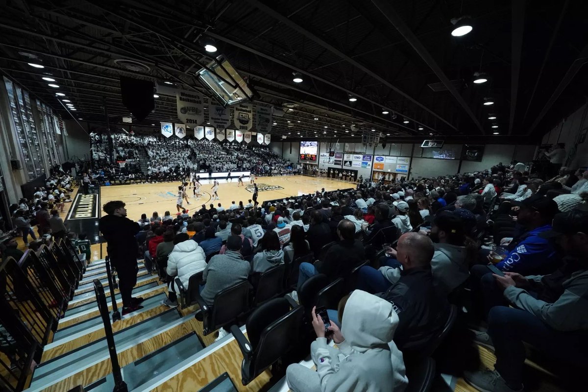 Blessed to receive an offer from Bryant University! Thank you coach Phelps and the rest of the coaching staff!