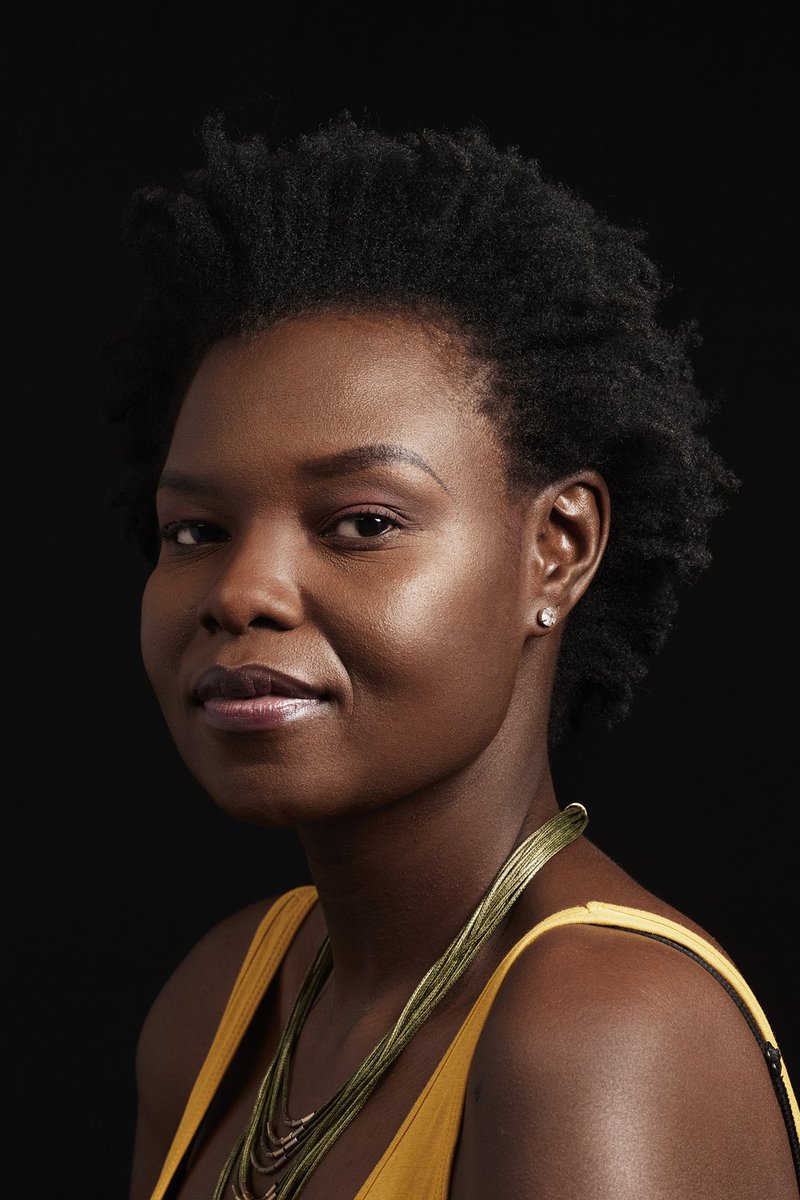 If you didn't grow up with loveless, abusive stepmother shut up.Her parents divorced when she was 3 years old. As much as she is now 41 years old,what she went through,you don't know. Stepmother vasina moyo is a life cancer.National Stepmother is  problem🇿🇼💔