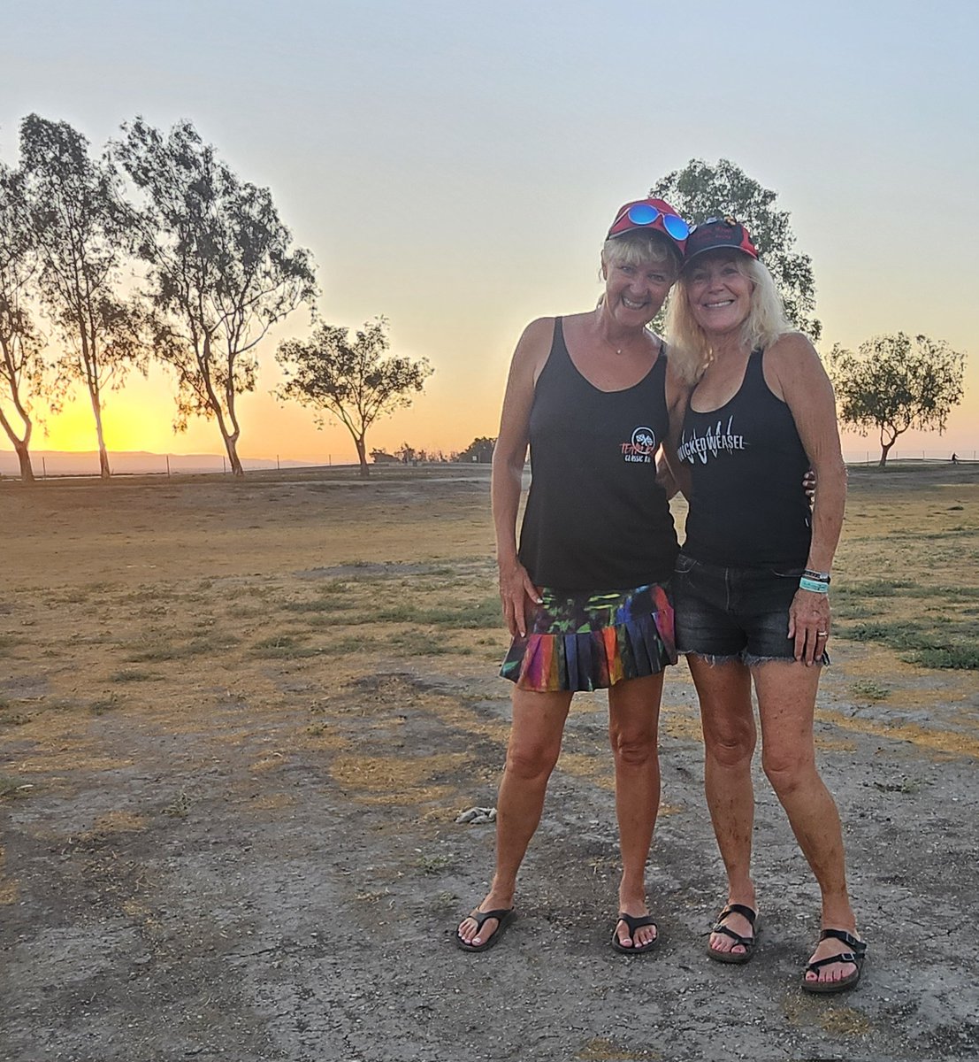 Had fun at the race track with <a href="/KiwisMum1/">Kiwi’s Mum</a> over the weekend. Love her so much!! She will be visiting me here in #lasvegas tomorrow for a few days. Let's all get together! Drkiwi@protonmail.com